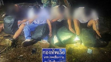 泰国湄公河边境突袭 4 名中国籍男子携 50 部手机落网 疑涉跨境电诈-亚太警务报道